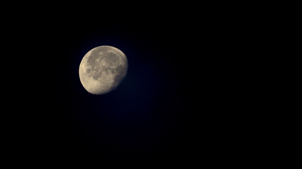 高清满月之夜，4K黑色天空月亮壁纸，3840x2160超高清下载