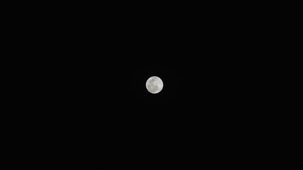 【高清4K】夜晚满月星空壁纸，黑暗天空中的月亮之美，3840x2160超高清下载