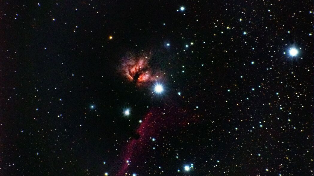 星云恒星眩光，超清4K黑色空间壁纸，3840x2160高清下载