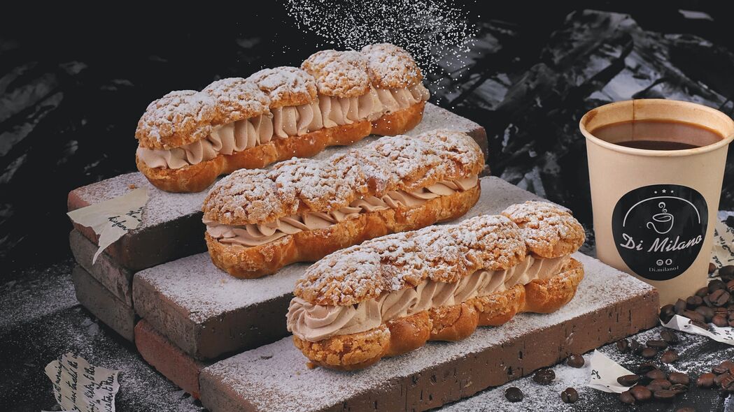 eclairs奶油甜点洒咖啡，绝美4K高清壁纸，3840x2160超清分辨率，美食图片尽享下载
