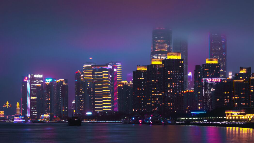 城市夜韵，紫色水映建筑之美，4K超清壁纸，3840x2160高清下载