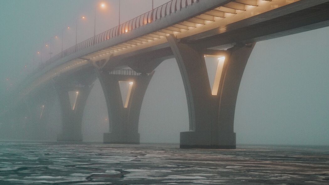 大桥雾景裂缝灯光辉映，绝美4K高清壁纸3840x2160，畅享视觉盛宴！