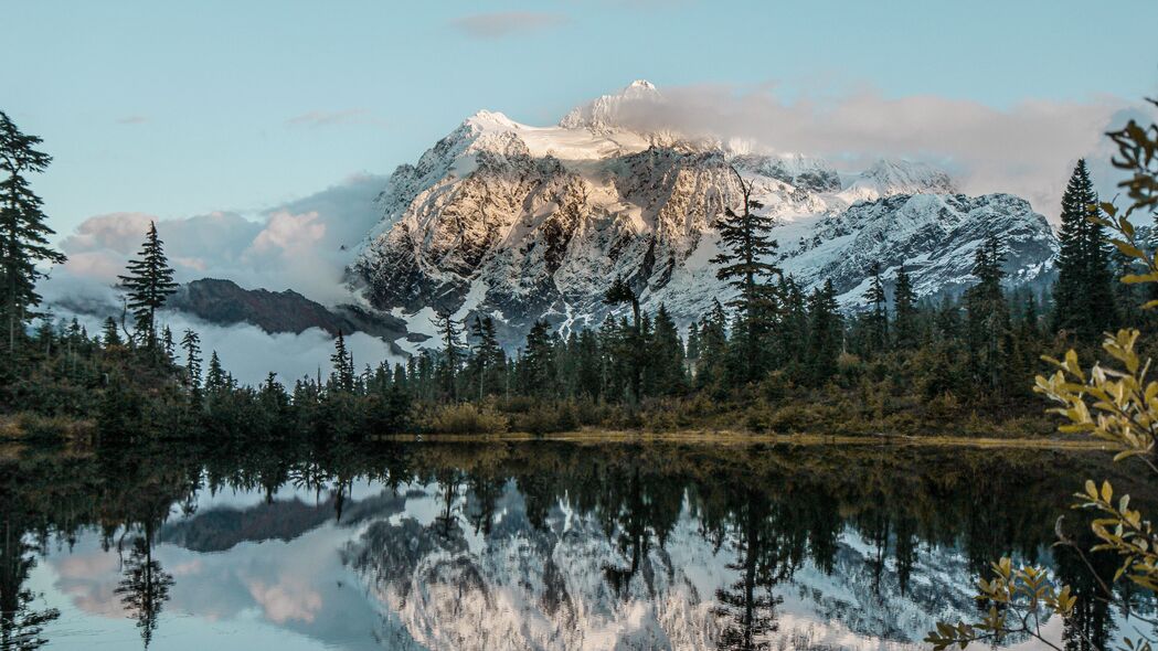 山湖树水绝美反射，4K超清壁纸下载 - 3840x2160高清风景图片