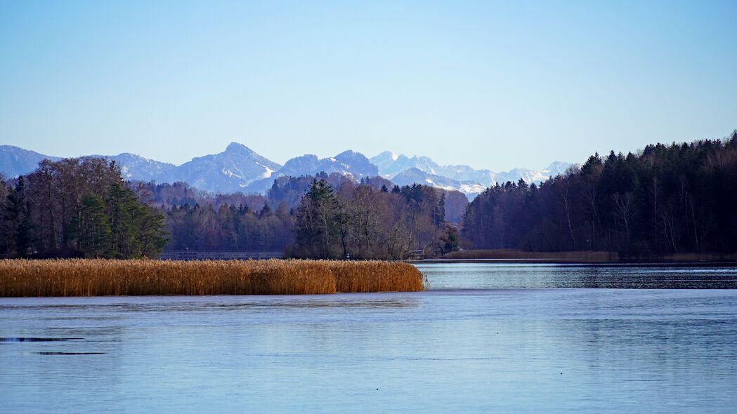 绝美湖泊山脉树木风光，超清4K自然景观壁纸，3840x2160高清下载