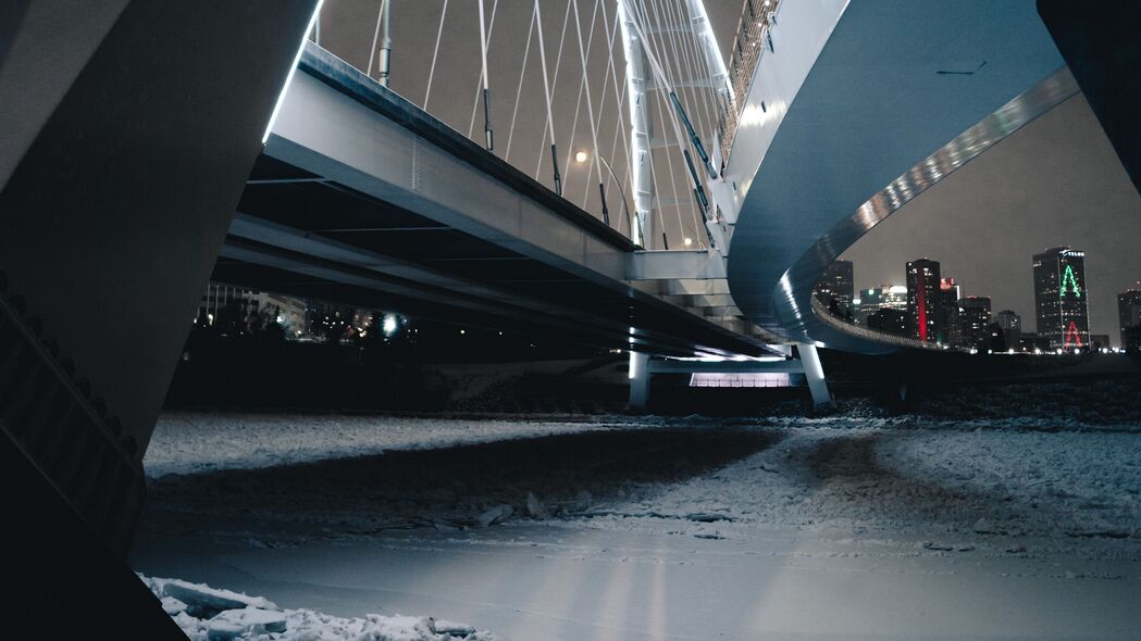 桥梁建筑与城市夜景，绝美4K高清壁纸，3840x2160分辨率，免费下载