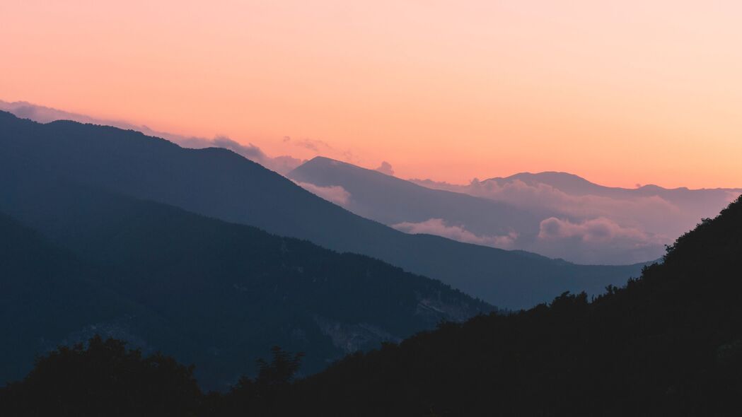 山脉云海黄昏日落，绝美4K风景壁纸，3840x2160高清下载