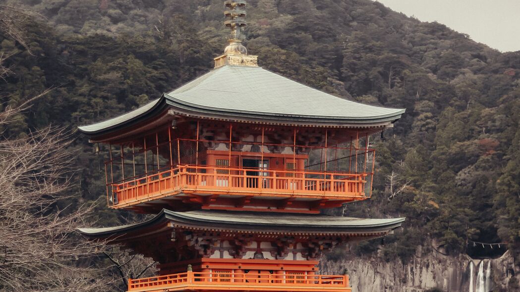 宝塔寺庙建筑之美，惊艳4K高清壁纸，3840x2160分辨率，免费下载