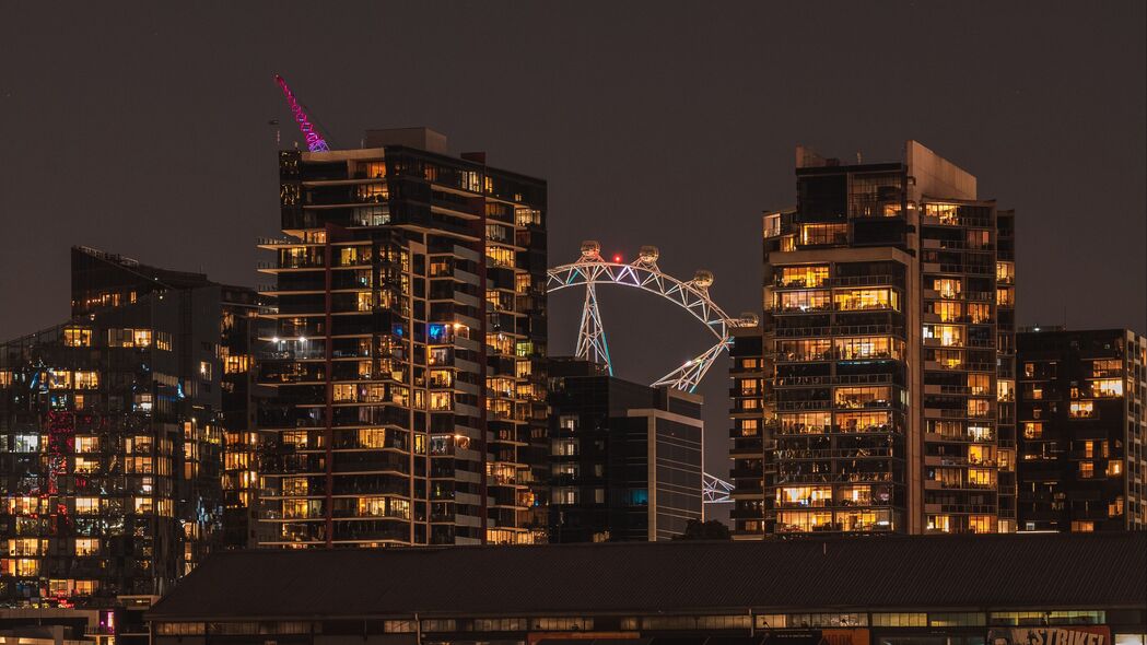 夜城璀璨建筑，4K超清灯光反射壁纸，3840x2160高清风景图片，一键下载