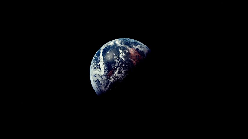 地球行星阴影之美，太空深色4K壁纸，超清3840x2160分辨率，免费下载