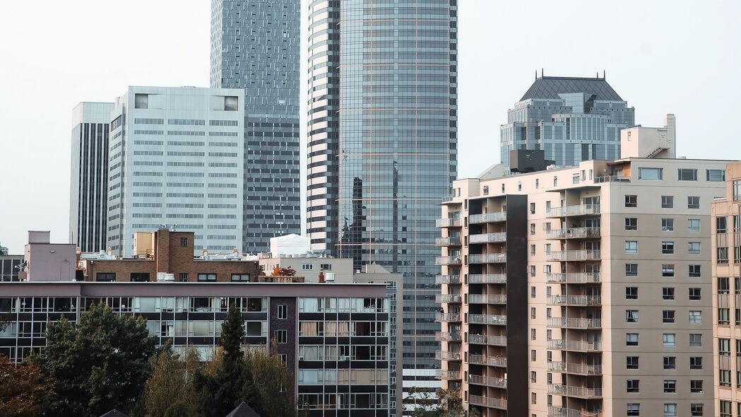 建筑之美，塔楼耸立的城市风光，超清4K壁纸（3840x2160）免费下载