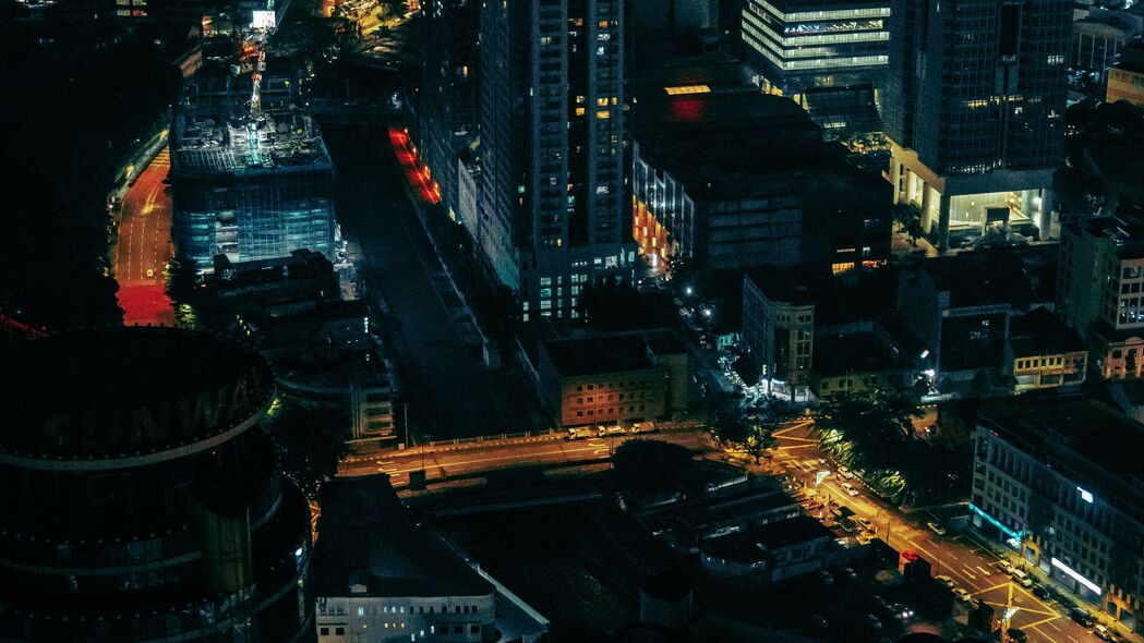 大都市夜晚鸟瞰，4K超高清3840x2160建筑物风景壁纸下载