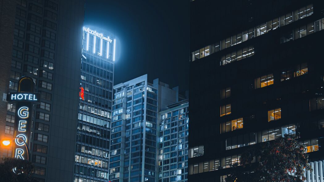 城市霓虹夜景，绝美建筑与道路4K高清壁纸，3840x2160超清下载
