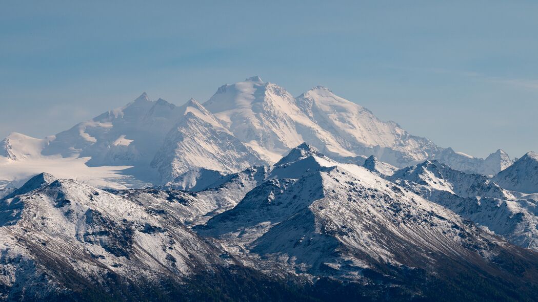 4K高清壁纸，岩石山脉雪景，天空之美尽收眼底，3840x2160超清下载