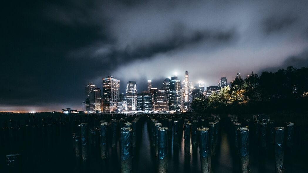 建筑奇观，摩天大楼璀璨夜景，超清4K壁纸下载（3840x2160）