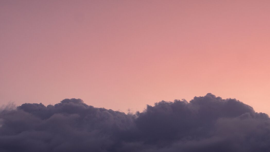 云卷天空映粉红，晚景如画4K壁纸，3840x2160超清下载