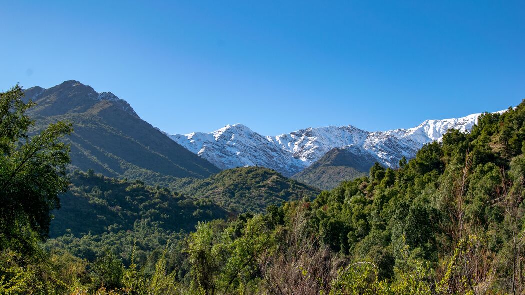 4K高清山脉丘陵树木风景壁纸，绝美3840x2160分辨率，免费下载