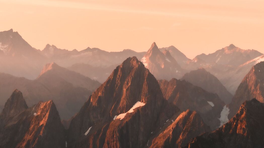 绝美山脉岩石日落景，超清4K壁纸，3840x2160高清下载，尽享距离之美