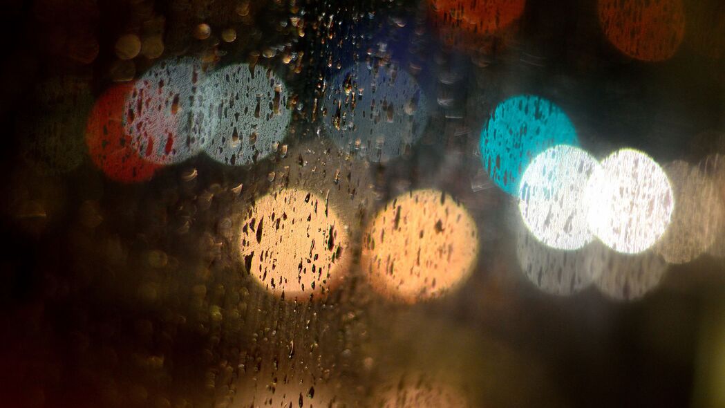 眩光水滴，彩色潮湿，4K高清雨水壁纸，3840x2160精美背景图片下载