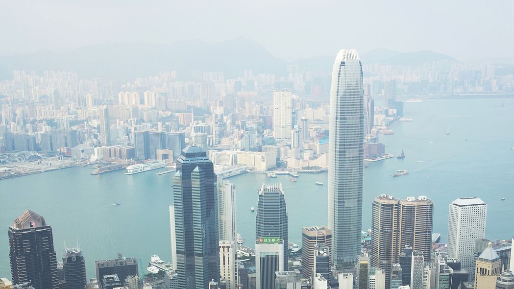 摩天大楼城市建筑公寓4K超清壁纸，3840x2160高清风景图片，一键下载
