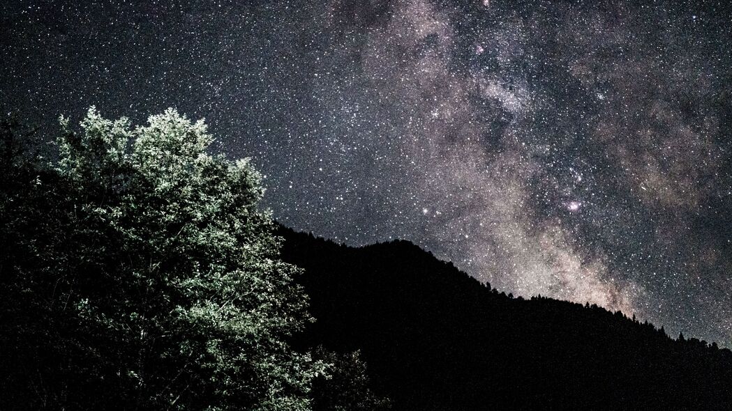 星空星云灌木丛美景，4K高清山丘星星壁纸，3840x2160超清下载