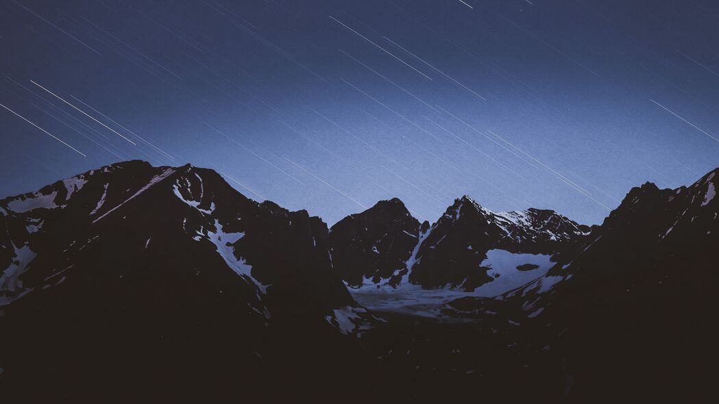 山脉雪景与海星星光，绝美4K高清壁纸（3840x2160）免费下载