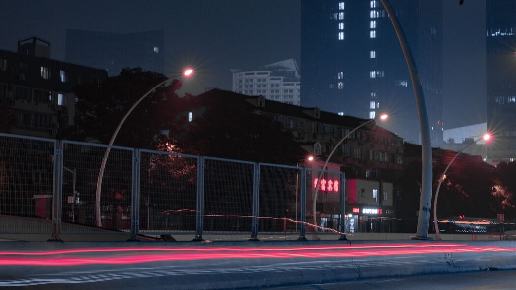 城市夜韵，4K高清道路灯笼建筑壁纸，3840x2160超清下载