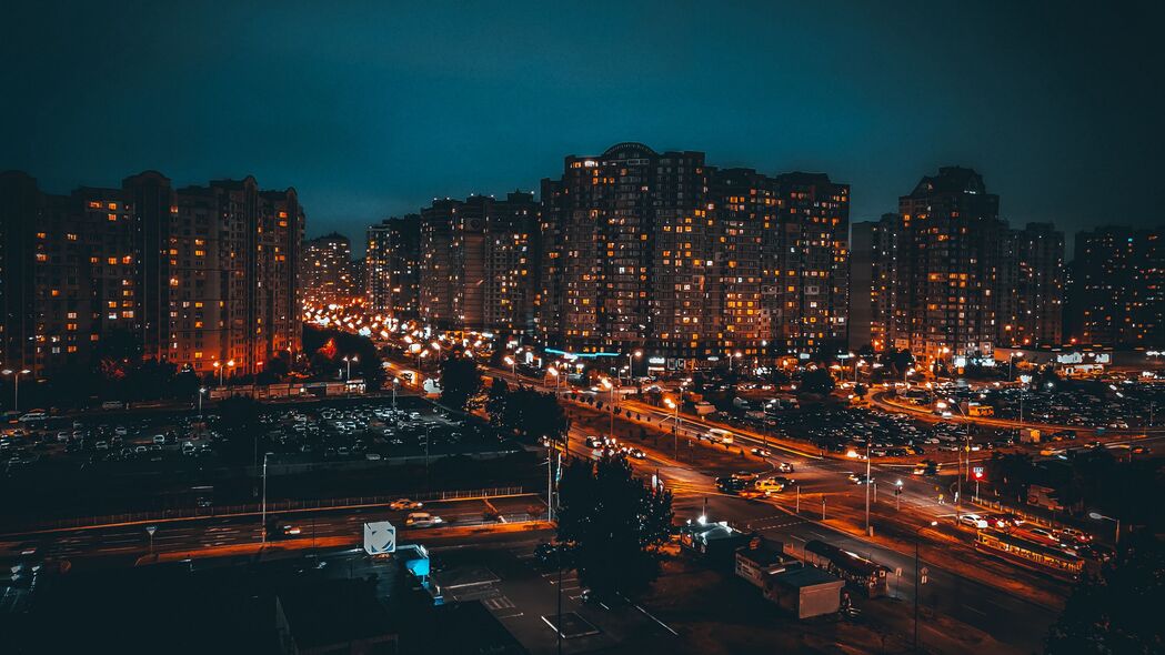 夜城深色建筑，迷人灯光道路4K超清壁纸，3840x2160高清下载