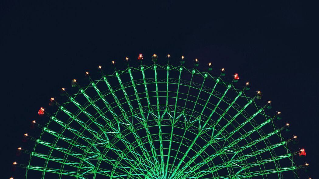 摩天轮夜景，背光绿意中的高清4K壁纸，3840x2160超清画质下载