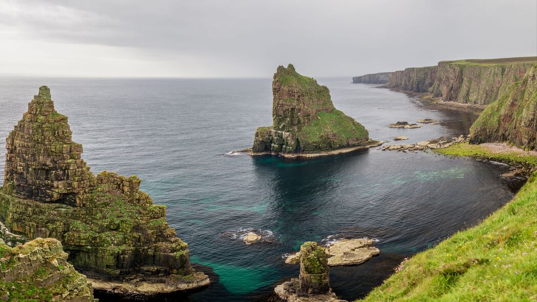 高清岩石海景，绝美海岸4K壁纸，3840x2160超清分辨率，一键下载