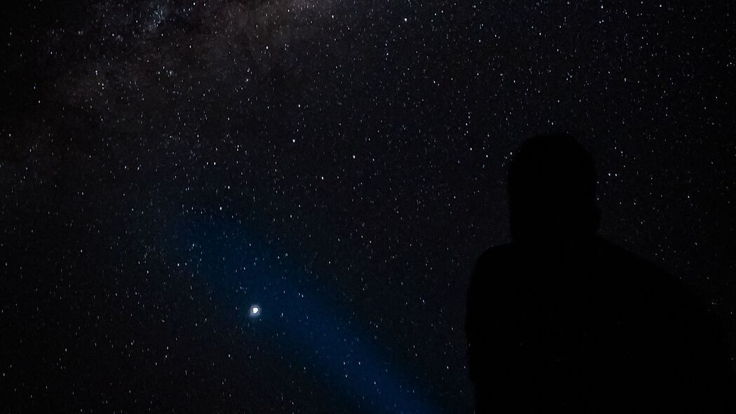 夜晚剪影，绚丽星云星空4K高清壁纸，3840x2160超清下载