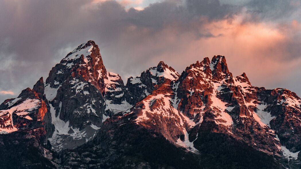 绝美4K岩石山峰雪景，高清3840x2160壁纸，畅享自然之美，一键下载