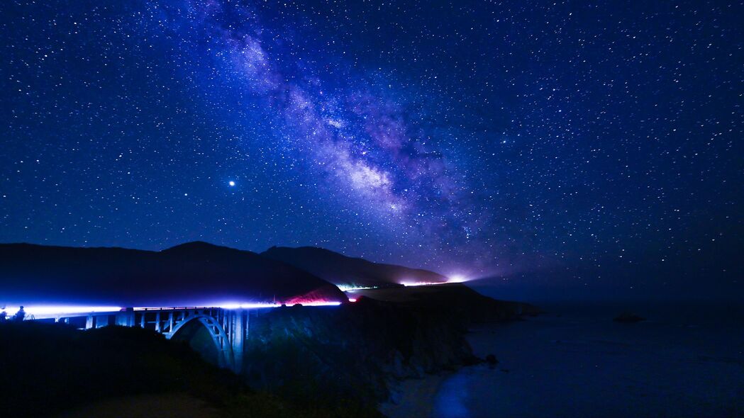 星云山丘桥梁霓虹，夜间辉光美景，超高清4K壁纸（3840x2160）免费下载
