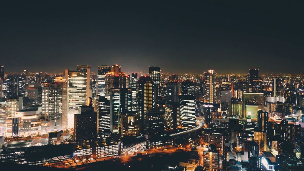 建筑之美，夜城摩天大楼璀璨灯光，高清4K壁纸展现绝美风景