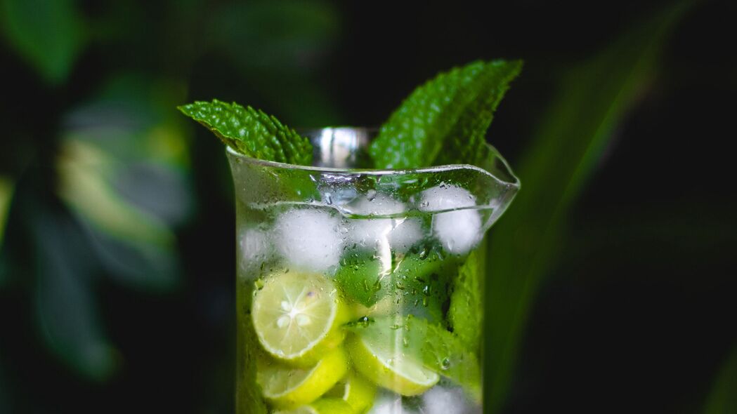 Mojito 饮料诱惑，柠檬薄荷清爽风味，超清4K壁纸下载（3840x2160）