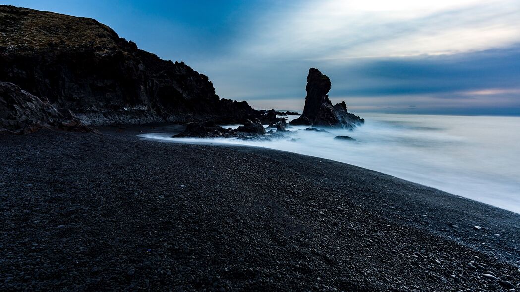岩石海岸与鹅卵石之美，惊艳4K海洋风景壁纸，3840x2160高清下载