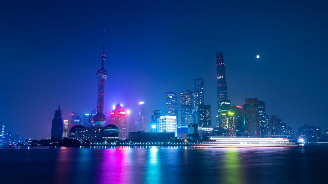 夜城辉光，霓虹建筑4K超清壁纸，3840x2160高清风景图片下载