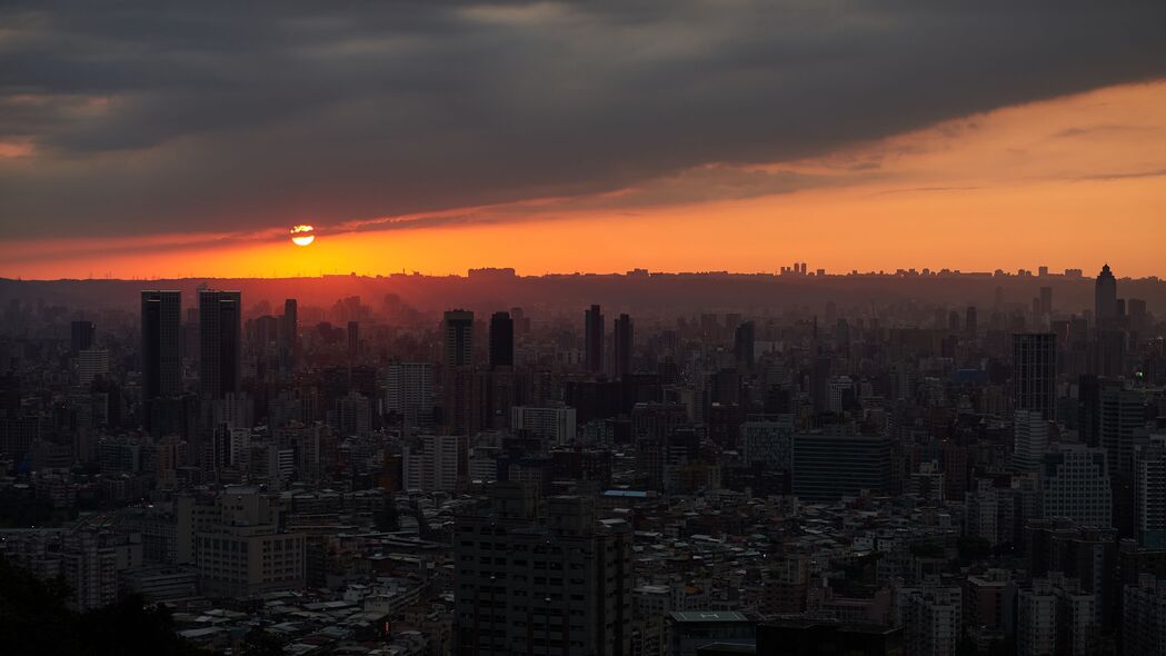 城市天际线，台湾建筑之美，日落时分的4K高清壁纸（3840x2160）下载