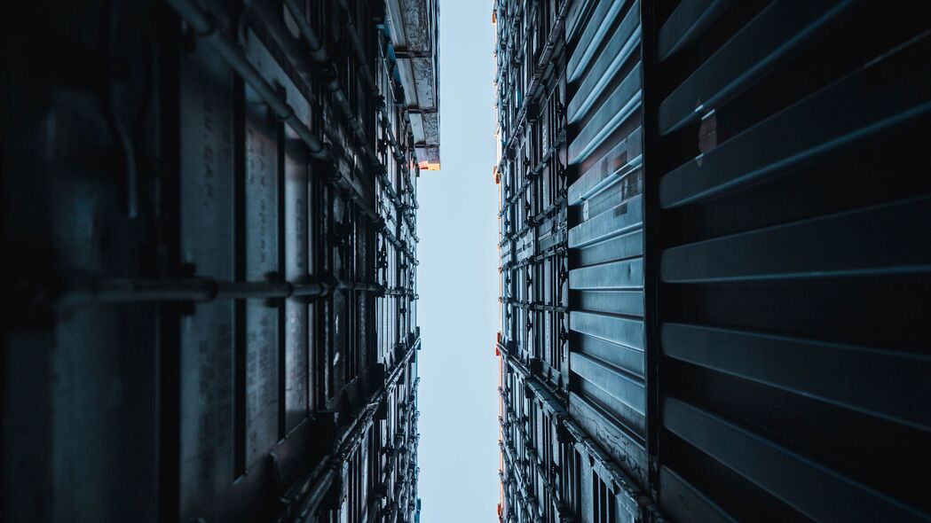 4K超清壁纸，建筑结构仰视图，天空美景尽收眼底，3840x2160高清下载