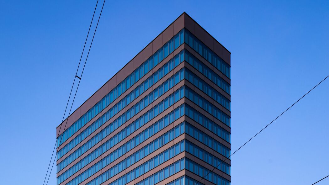 建筑之美，城市铁路4K高清壁纸，现代风光尽在眼前，3840x2160超清下载
