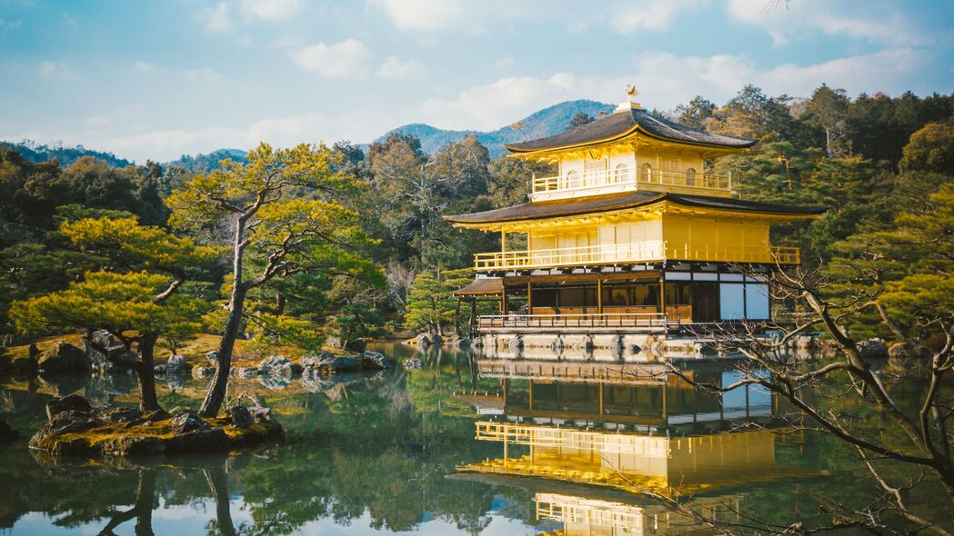 高清4K壁纸下载，宝塔映湖，寺庙静立，树木葱茏，绝美风景尽在3840x2160超清画质