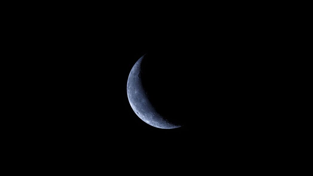 月球陨石坑夜影，高清4K黑色背景壁纸（3840x2160）免费下载