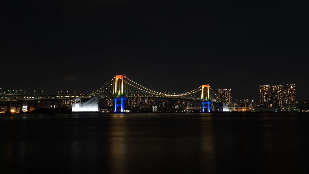 夜城桥畔，月映水中，绝美4K高清壁纸，3840x2160分辨率下载