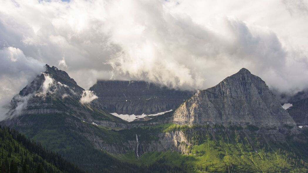 4K超清风景壁纸，山岩云雾树木，3840x2160高清画质，尽享自然之美！