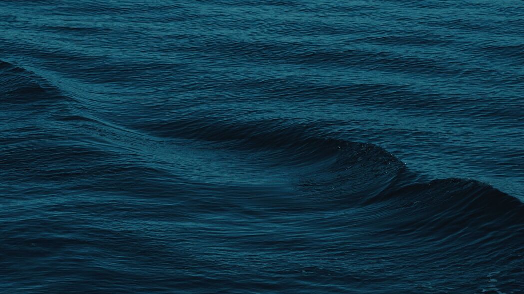 海浪翻滚，绝美4K壁纸——高清3840x2160海景图片，免费下载！