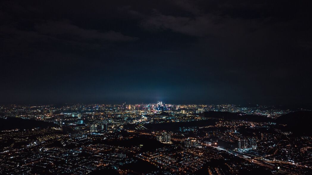 夜城魅力，璀璨建筑与灯光夜光4K壁纸，3840x2160超清风景图片下载