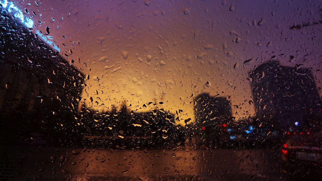 【高清下载】滴落玻璃模糊雨滴渐变效果，超清4K壁纸，3840x2160分辨率背景图片，唯美呈现雨滴之美