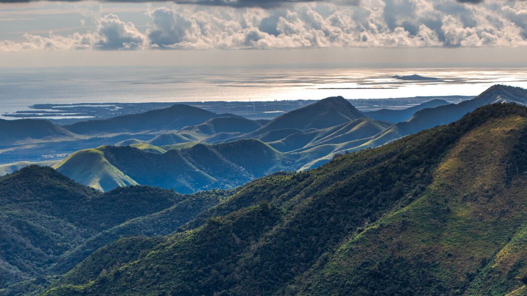 山丘浮雕与繁茂树木，波多黎各绝美4K风景壁纸，高清3840x2160分辨率，一键下载