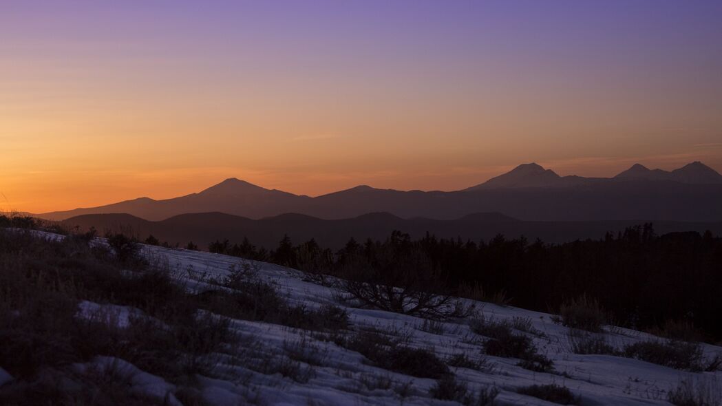 绝美山脉丘陵雪景，夕阳斜照，4K高清壁纸，3840x2160超清画质下载