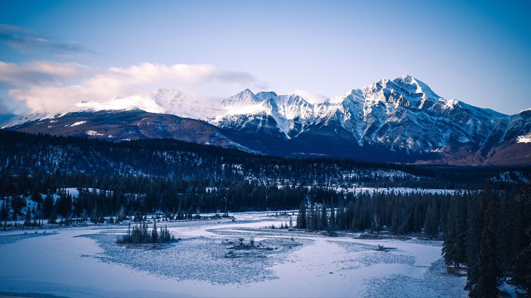 山脉森林雪景4K高清壁纸，3840x2160超高清风景图片，畅享自然之美