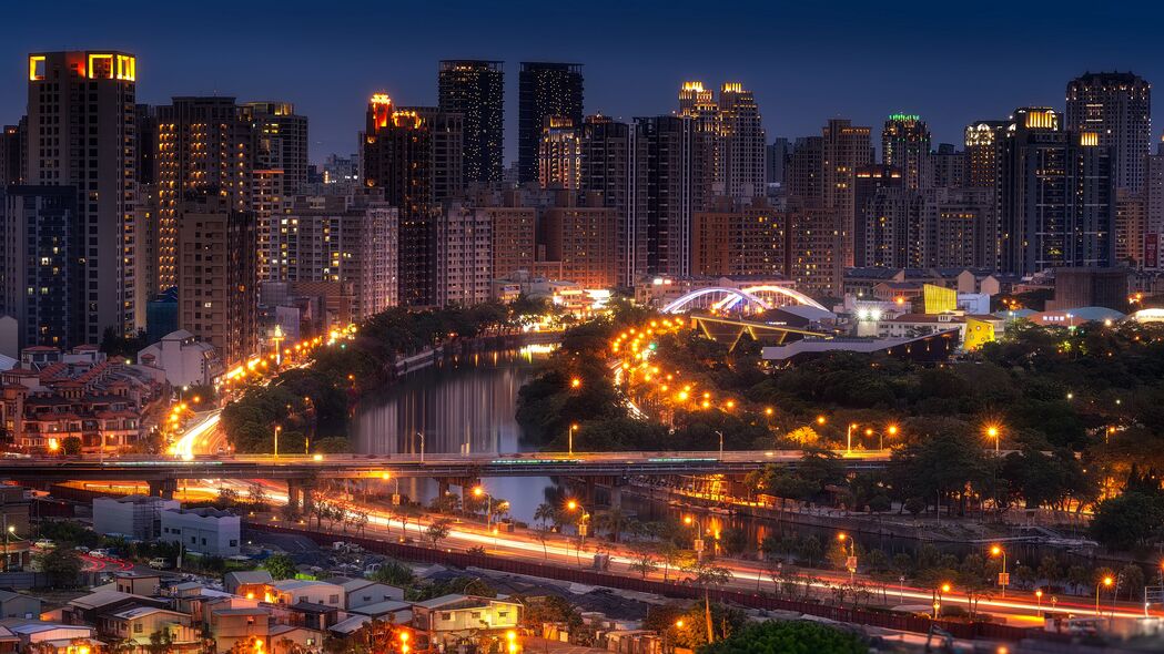 夜城道路桥梁璀璨灯光，高清4K壁纸，3840x2160超清风景图片下载